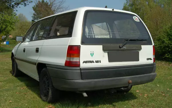 OPEL Astra Station Wagon 1.6dm3 benzyna A-H/SW ES11 1AAHA3CBBL5